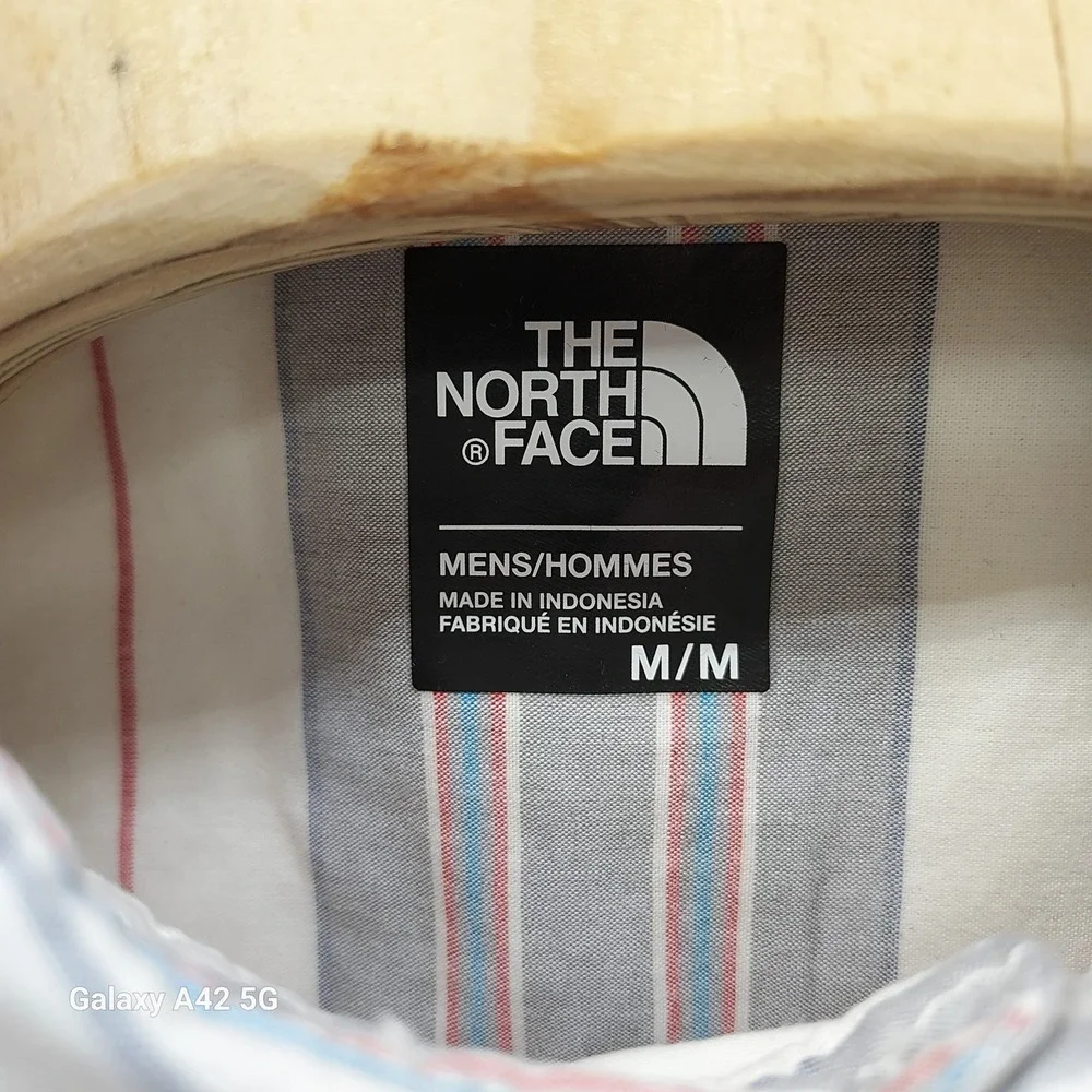 The North Face Mens Medium Striped Short Sleeve Button Down Shirt Grey Red White